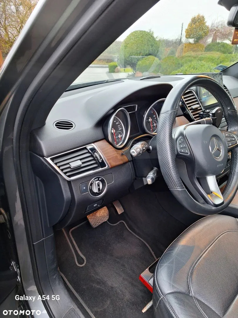 Mercedes-Benz GLE 350 d 4-Matic - 23