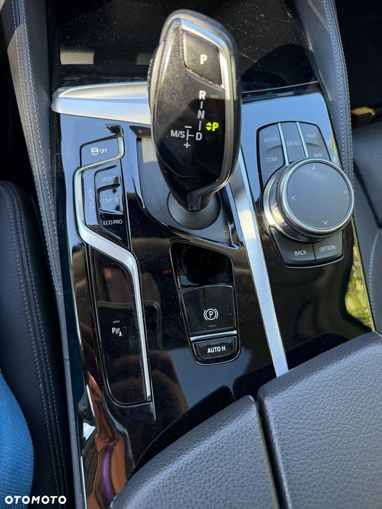 BMW Seria 5 530i xDrive Luxury Line - 11