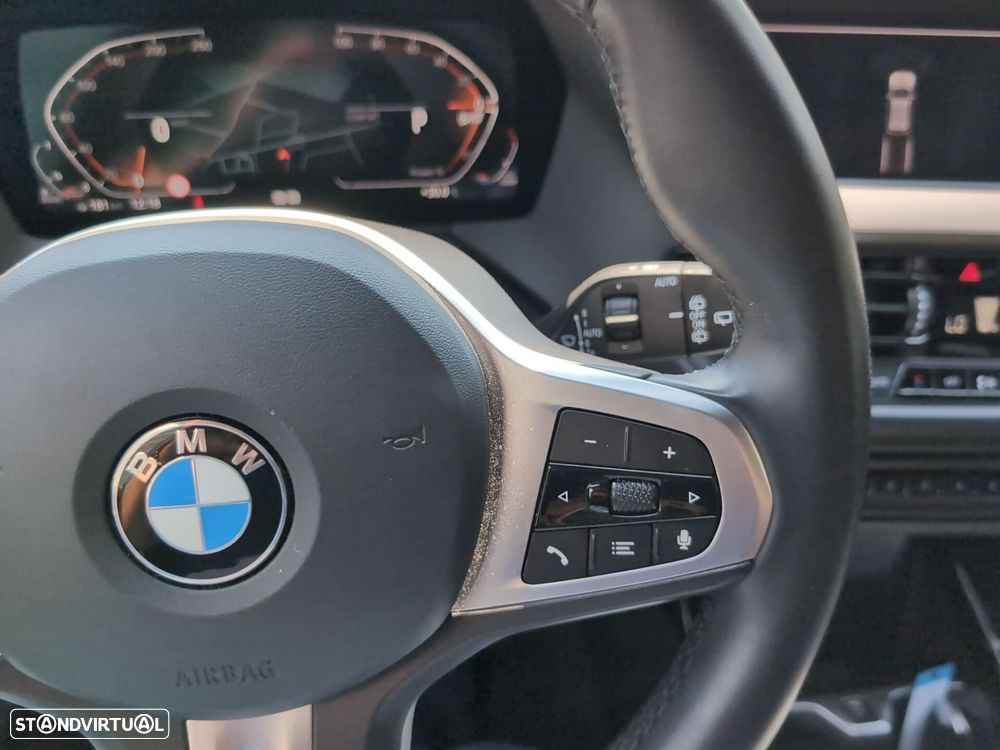 BMW 116 d Pack Desportivo M Auto - 22