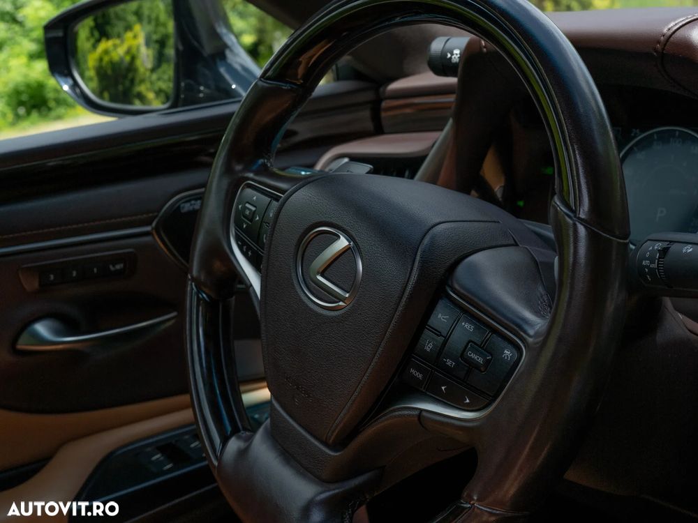Lexus Seria ES 300h 2.5 TNGA HV 25H- 4X2 CVT Executive - 14