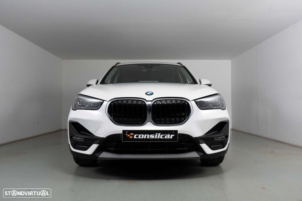 BMW X1 25 e xDrive Corporate Edition - 3