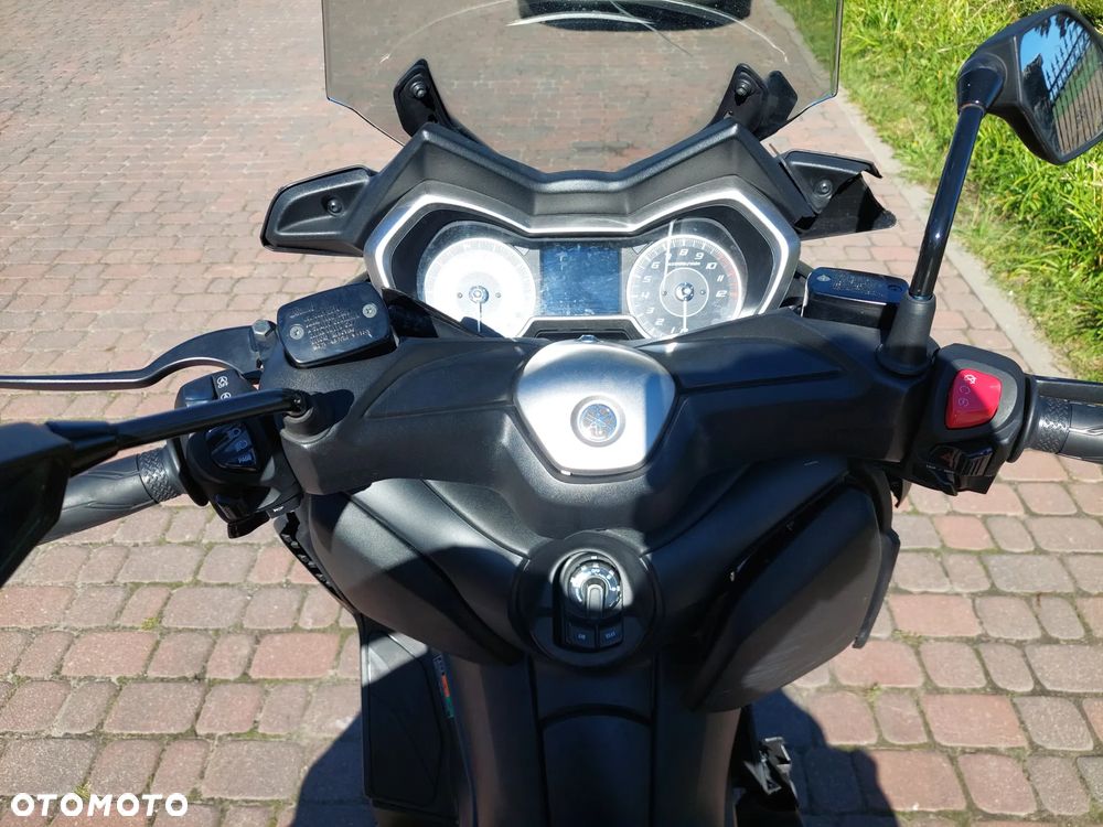Yamaha X-max - 17