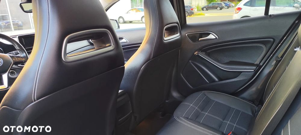 Mercedes-Benz GLA - 19