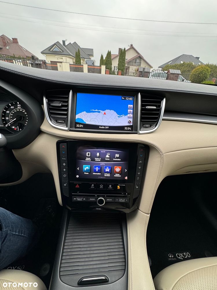 Infiniti QX30 2.0t DCT AWD Premium - 35