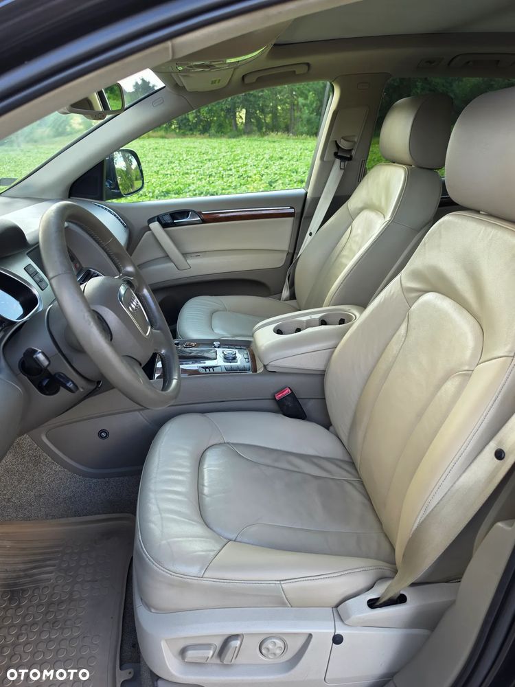 Audi Q7 - 10