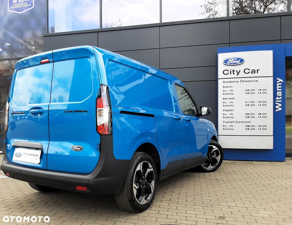 Ford Courier - 37