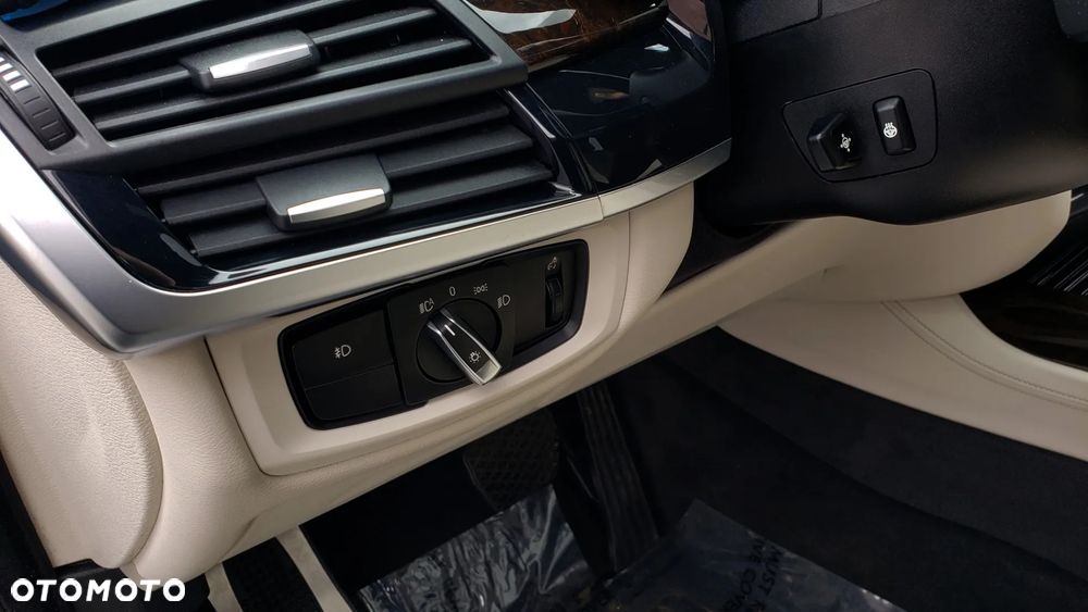 BMW X5 xDrive35i - 22