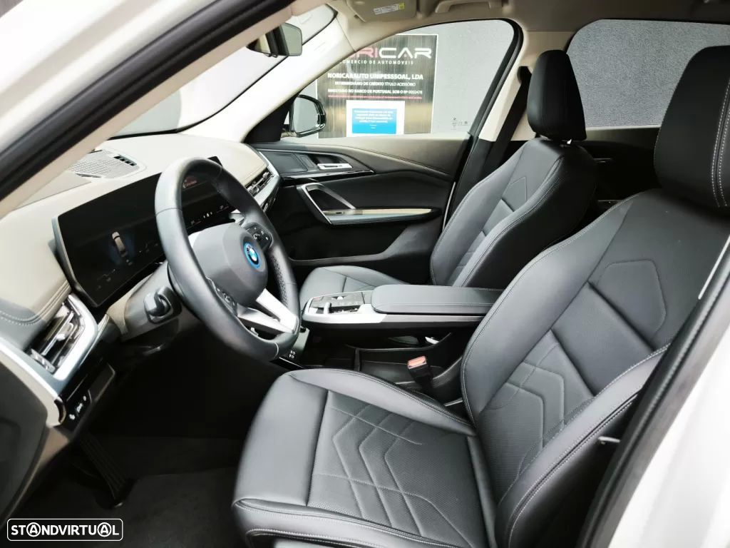 BMW iX1 eDrive20 - 25