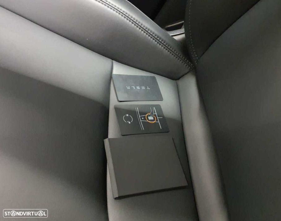 Tesla Model Y Long Range Dual Motor AWD - 8