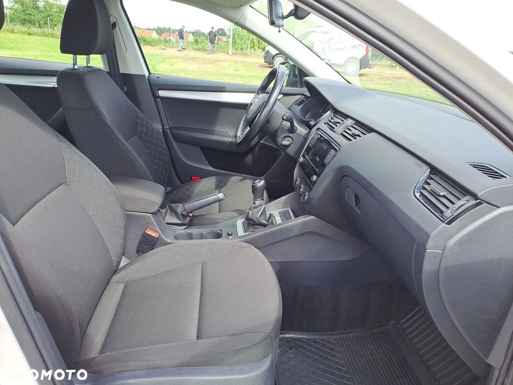 Skoda Octavia 1.5 TSI ACT Active - 10