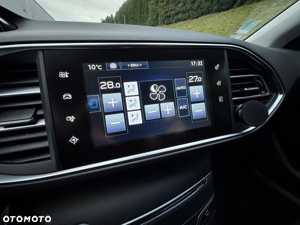 Peugeot 308 1.2 PureTech Allure S&S - 24