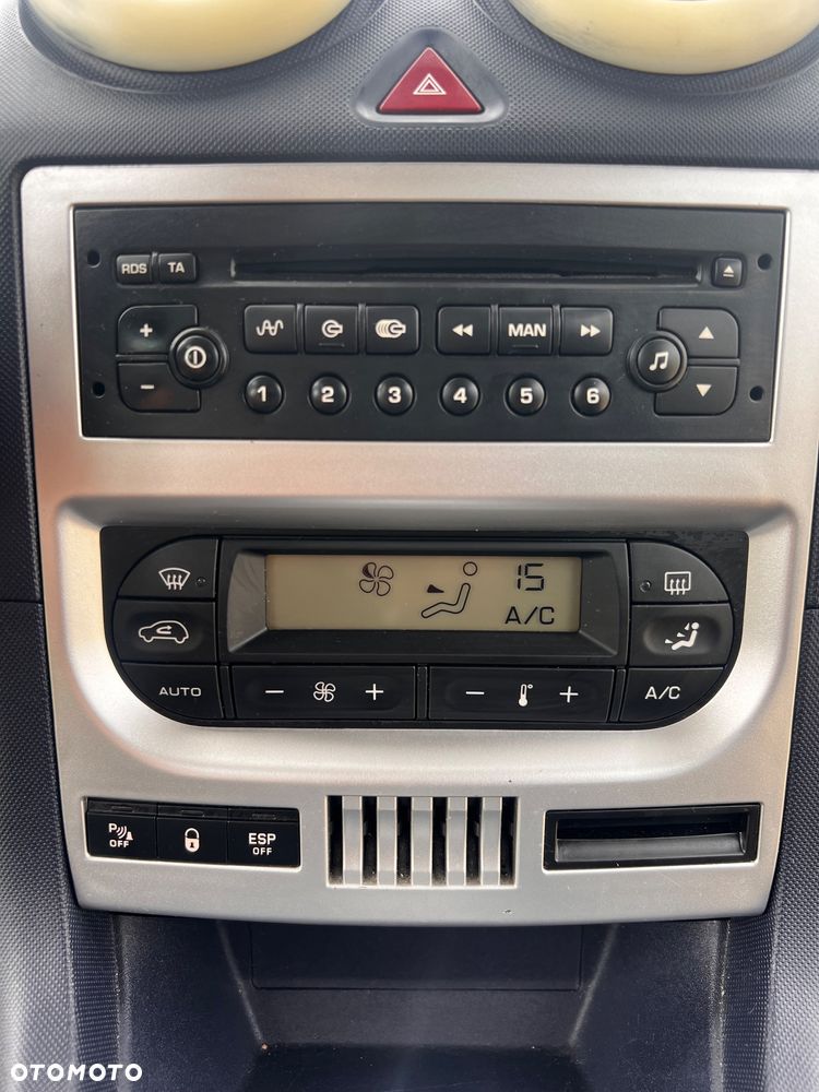 Peugeot 1007 110 2-Tronic Premium - 17