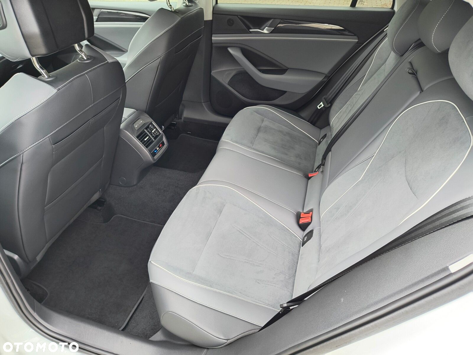 Volkswagen Passat 2.0 TDI SCR Business DSG - 12