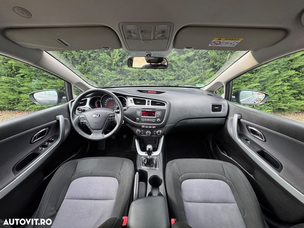 Kia Ceed 1.6 CRDi 128 Fifa World Cup Edition - 7