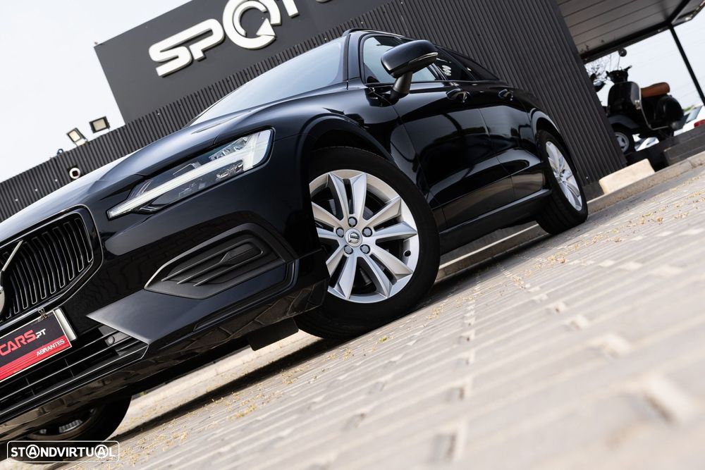 Volvo V60 2.0 B4 Essential Auto - 5