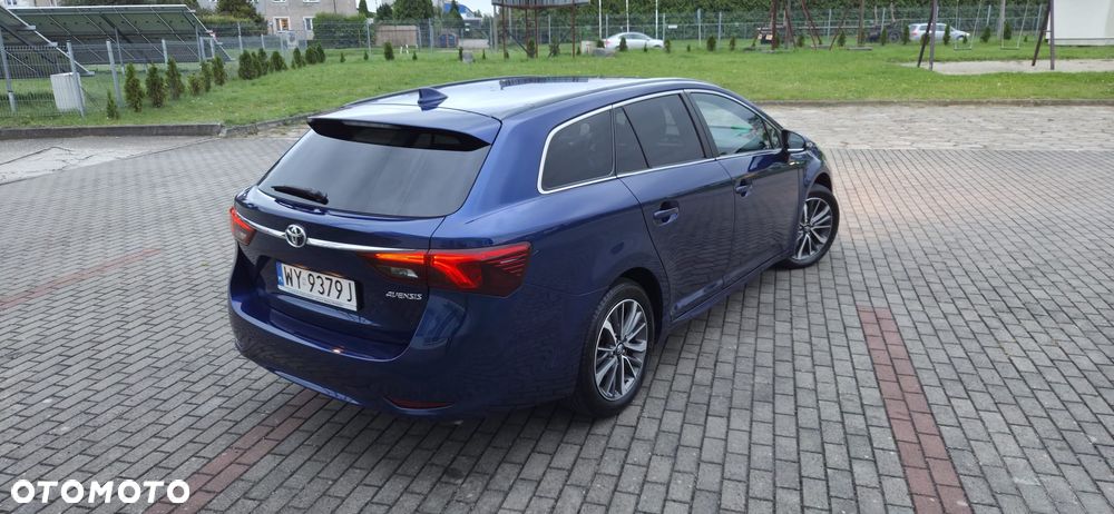 Toyota Avensis 2016 photo 2