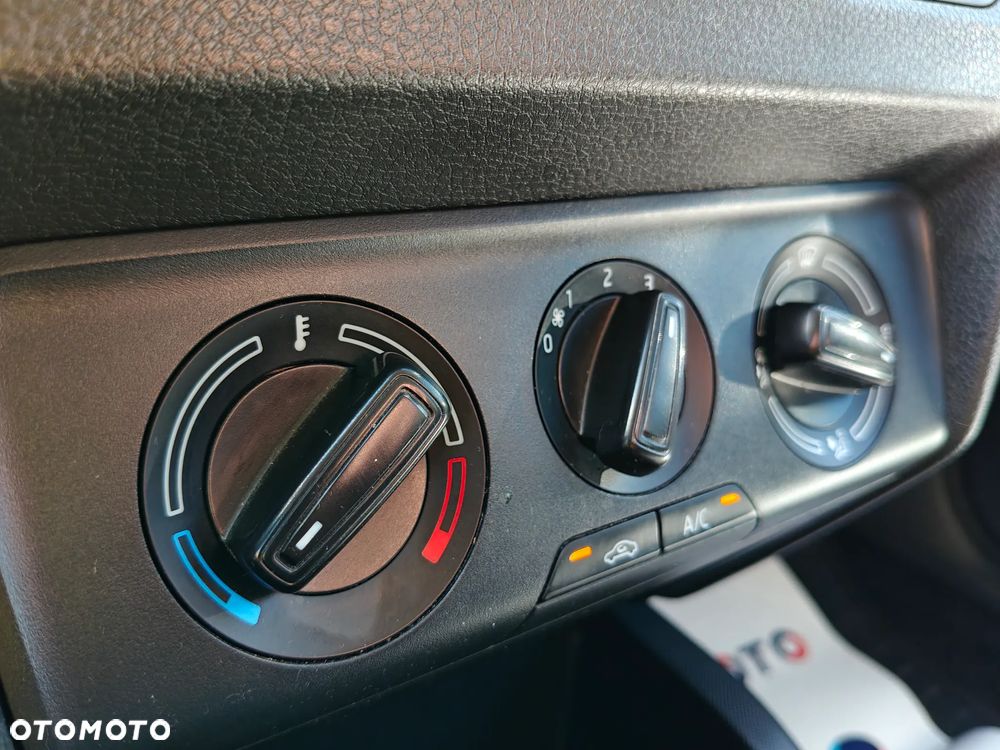 Skoda Fabia 1.0 Ambition - 28