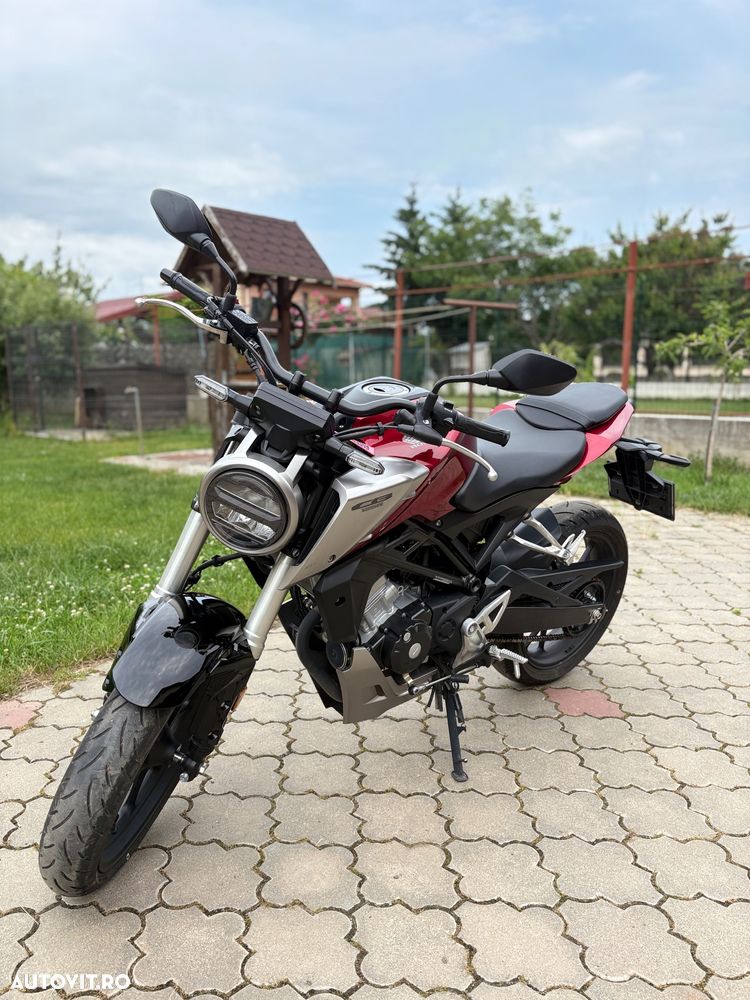 Honda CB 125R - 16