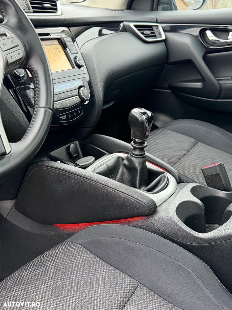 Nissan Qashqai 1.6 DCI TEKNA - 10