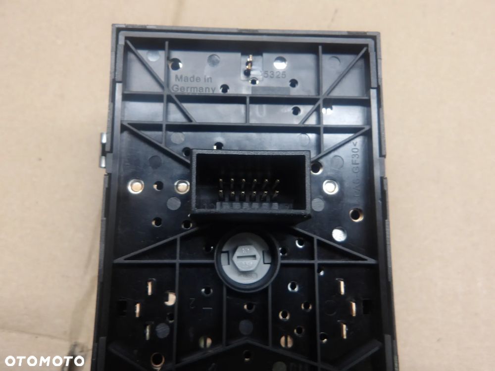 OPEL CORSA C 00-03 1.2B WŁĄCZNIK PRZEŁĄCZNIK ŚWIATEŁ 9116612 - 4