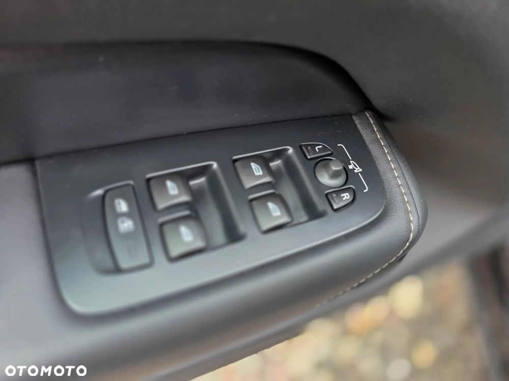 Volvo XC 60 T6 AWD Geartronic Inscription - 25