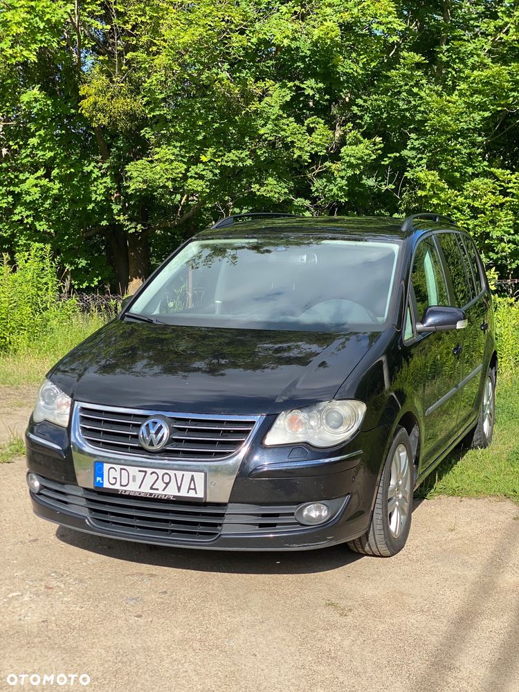 Volkswagen Touran 2.0 TDI DSG Highline - 2