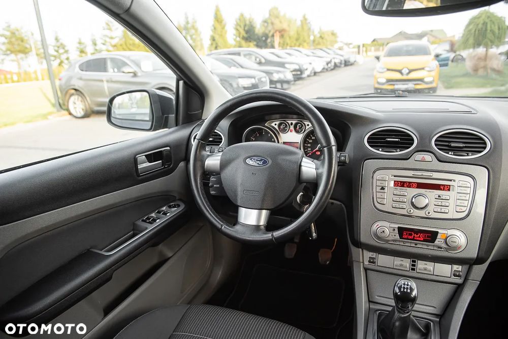 Ford Focus 1.8 Trend - 16