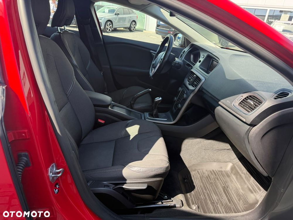 Volvo V40 - 22