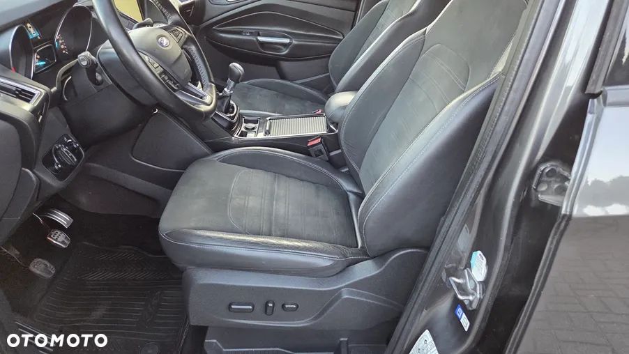 Ford Kuga 2.0 TDCi 4x4 ST-Line - 19
