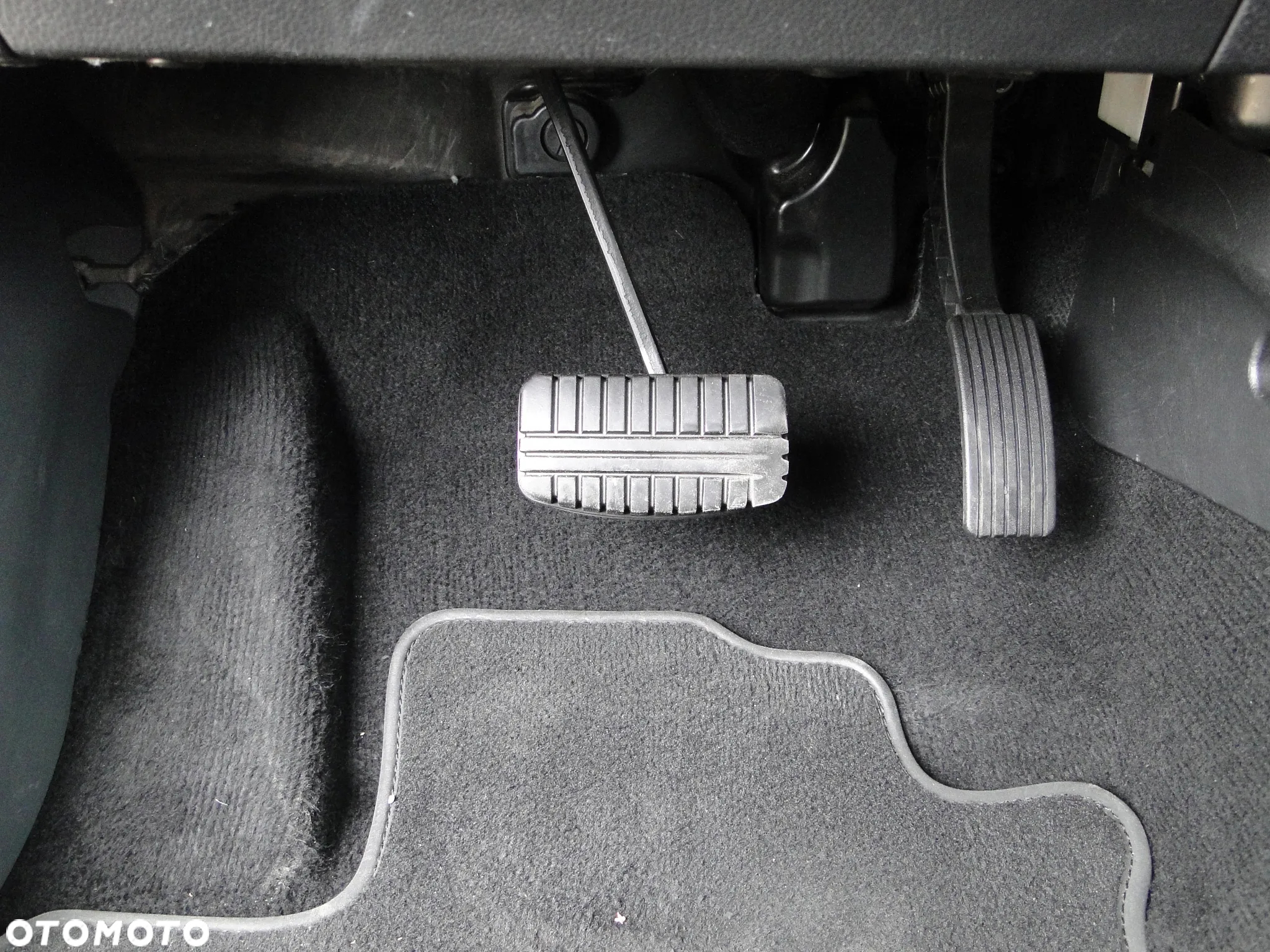 Mitsubishi Outlander PHEV Intense + - 37