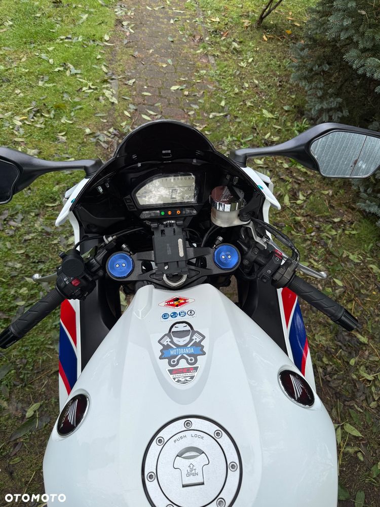 Honda CBR - 9