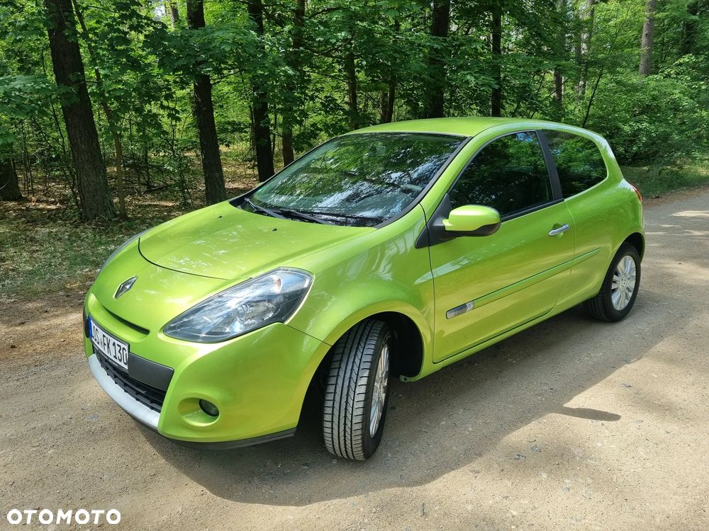 Renault Clio 1.2 16V Emotion - 20