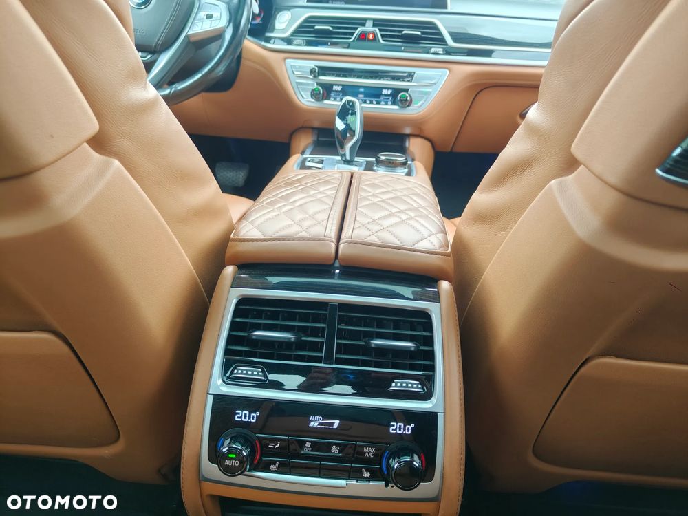 BMW Seria 7 740d xDrive - 19