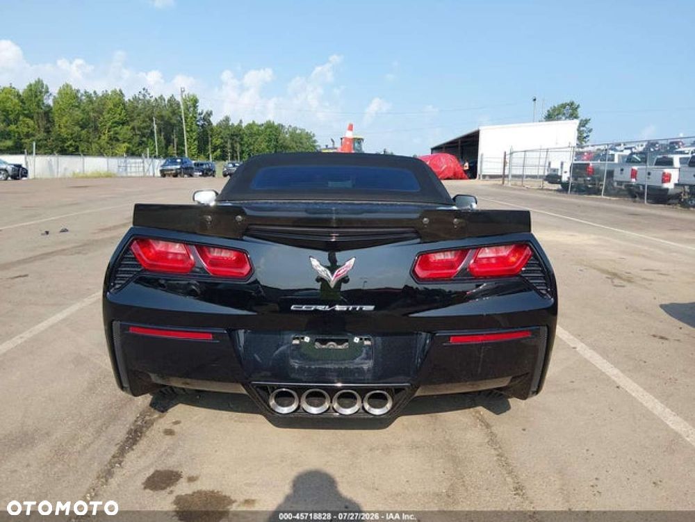 Chevrolet Corvette - 4