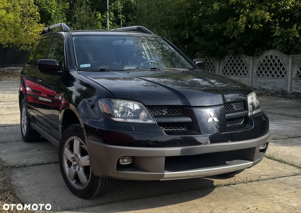 Mitsubishi Outlander - 2