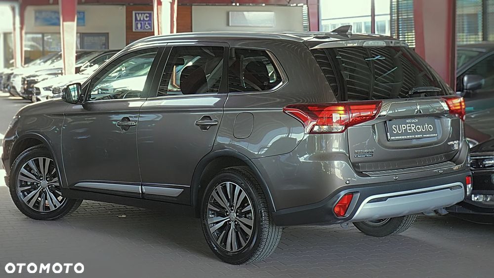 Mitsubishi Outlander 2.0 Intense Comfort 4WD CVT - 9