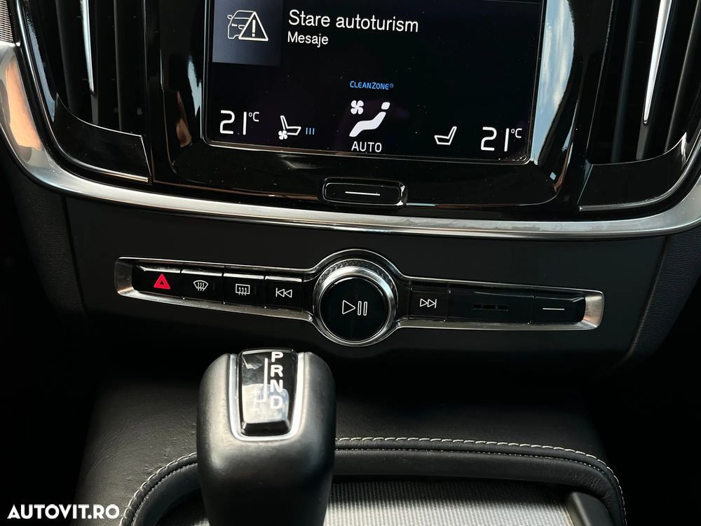 Volvo S90 - 24