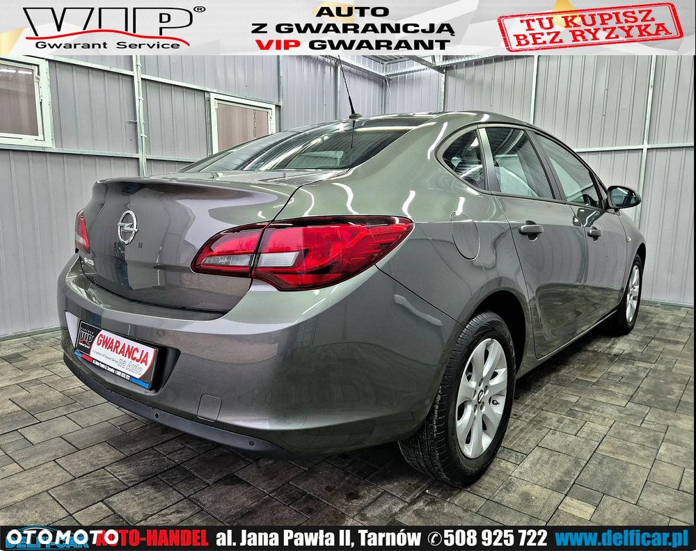 Opel Astra 1.6 Executive EU6 - 8