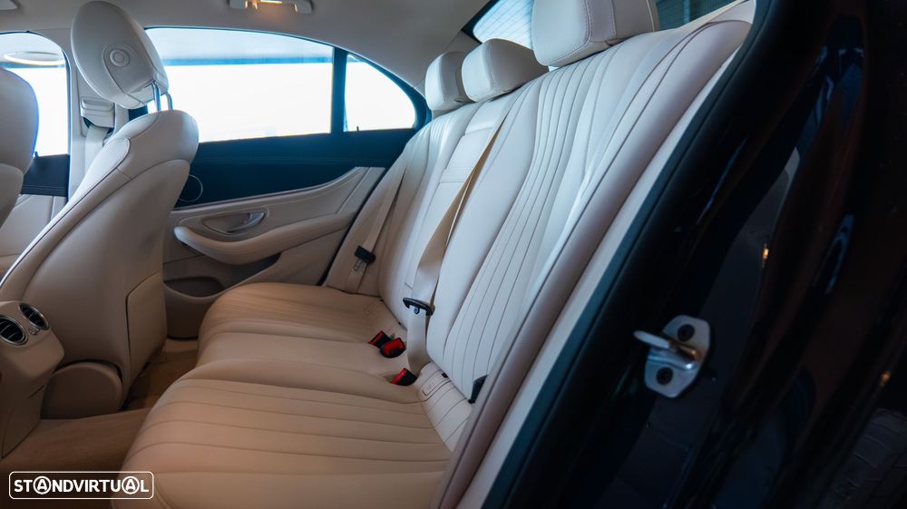 Mercedes-Benz E 300 e Exclusive Line - 23