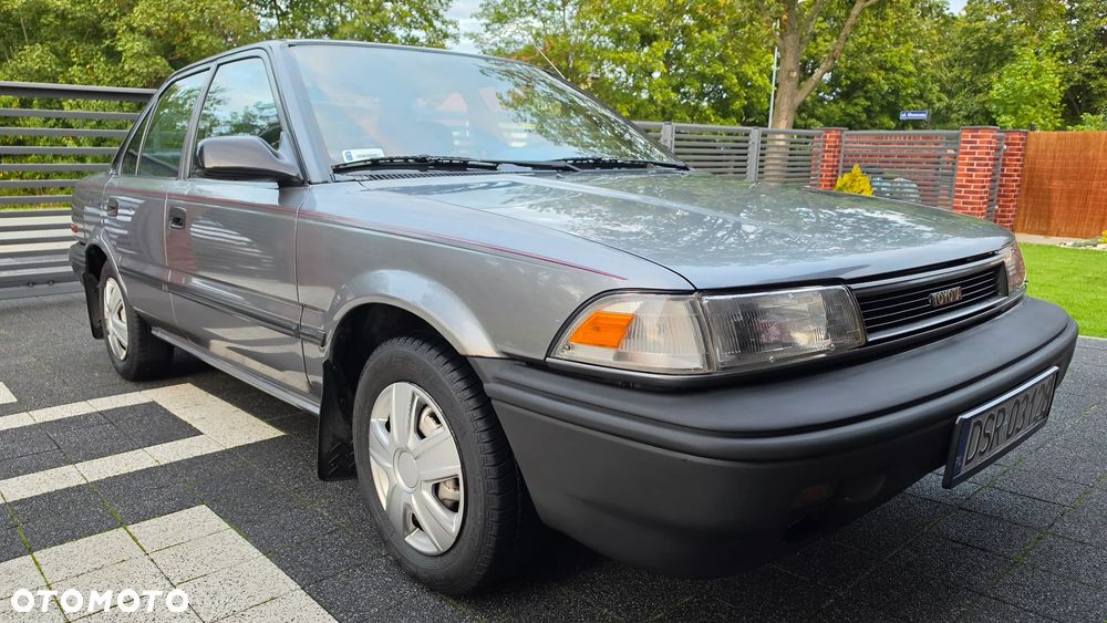 Toyota Corolla 1.6 GL - 1