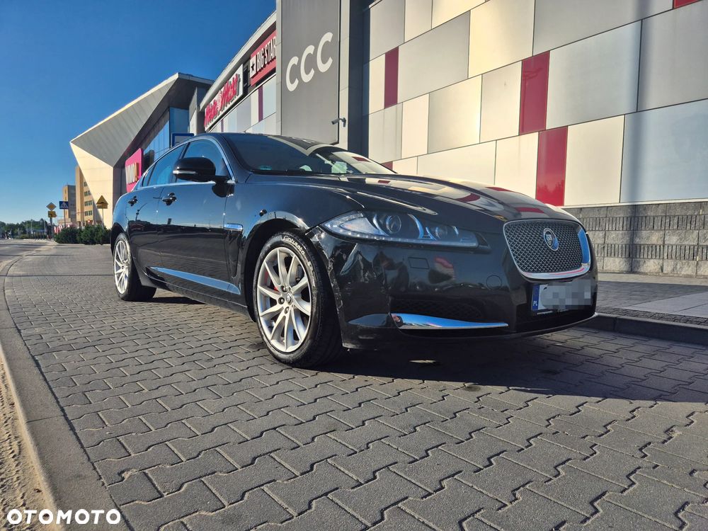 Jaguar XF 2.2 D - 10