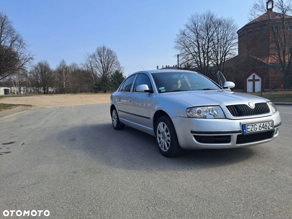 Skoda Superb 2.0 TDI DPF Comfort - 2