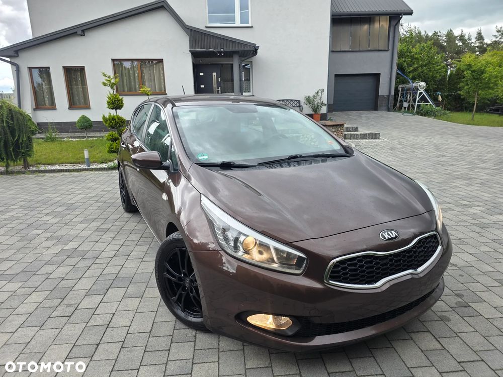 Kia Ceed 1.6 GDI Dream-Team Edition - 8