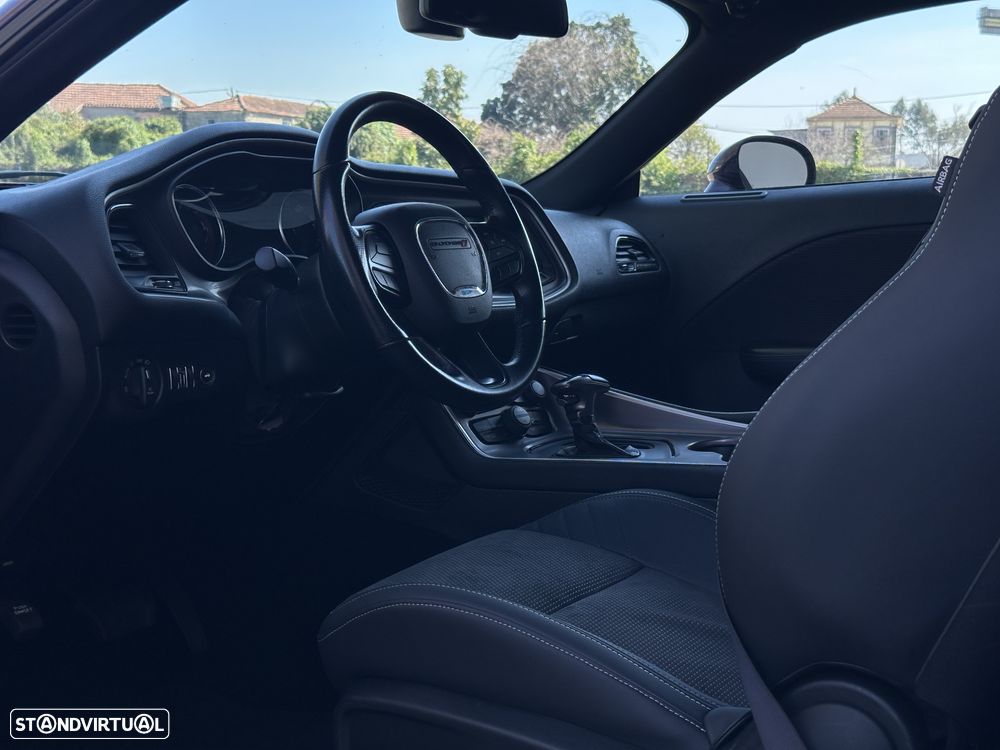 Dodge Challenger - 21