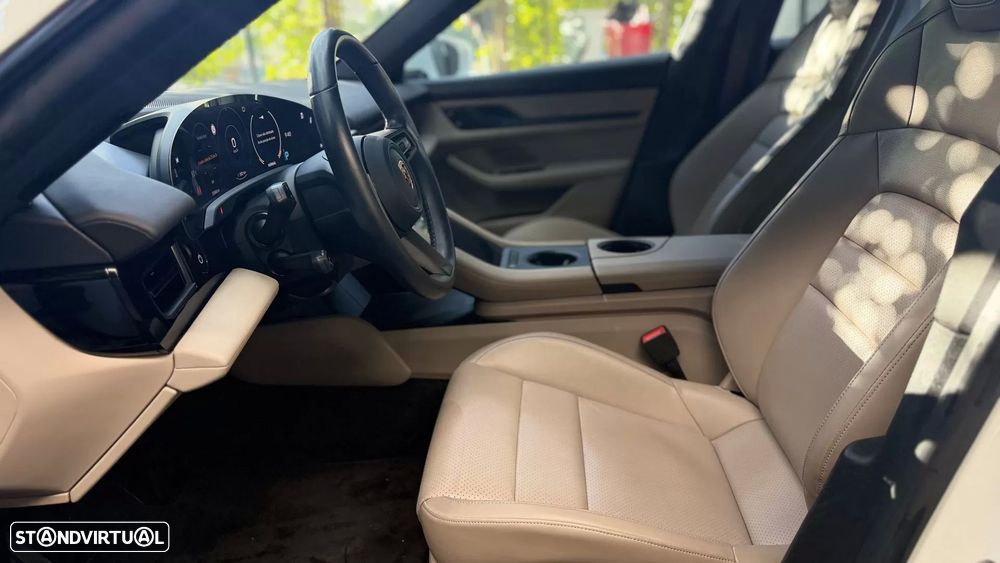 Porsche Taycan 4 - 14