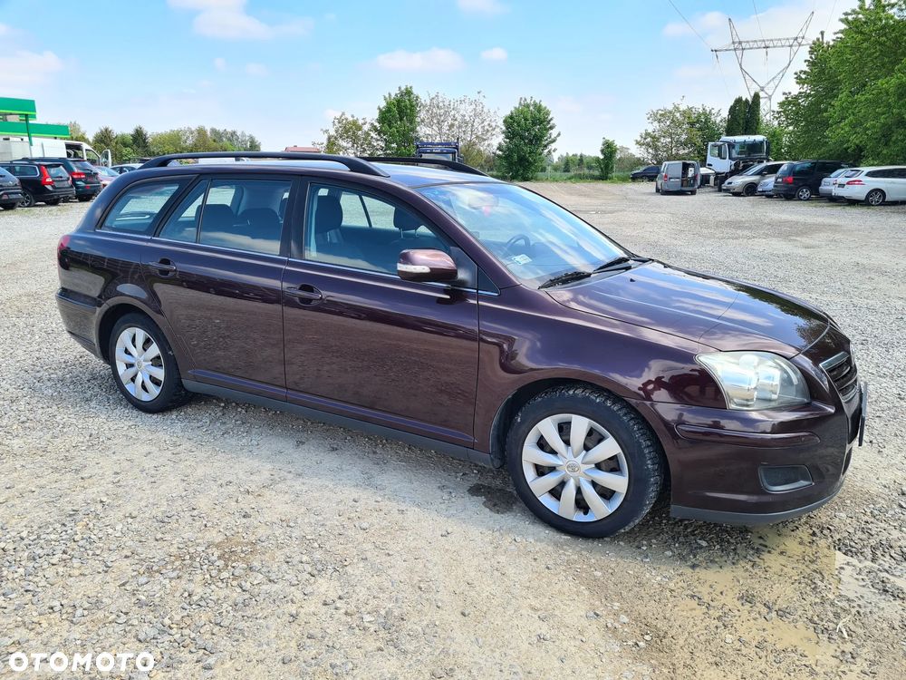 Toyota Avensis - 11