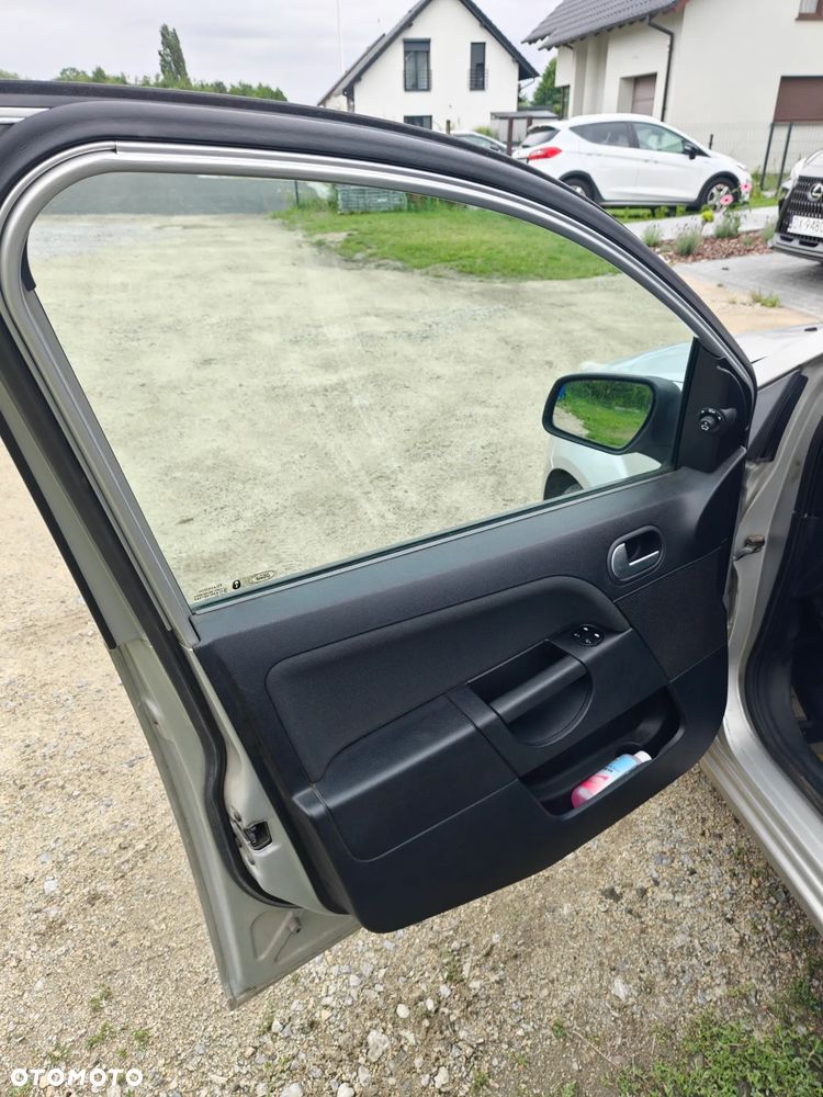 Ford Fiesta - 14