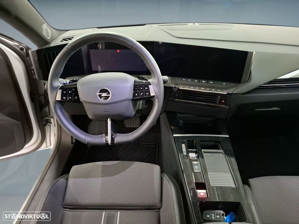 Opel Astra Sports Tourer 1.2 T Hybrid GS eDCT — fotografia 13