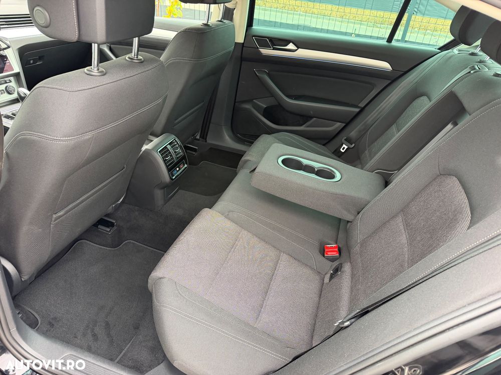 Volkswagen Passat 2.0 TDI DSG Highline - 17