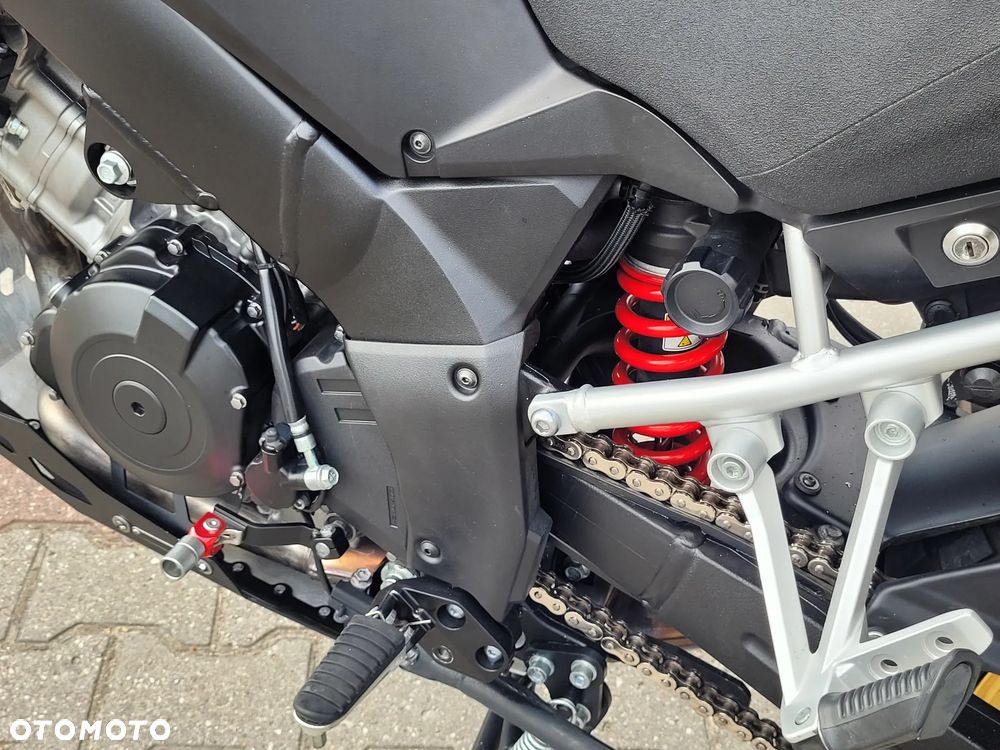 Suzuki V-STROM - 6